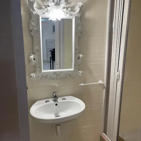 Scugnizzi Bed and Breakfast 3*