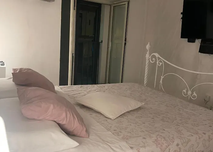 Scugnizzi לינה וארוחת בוקר