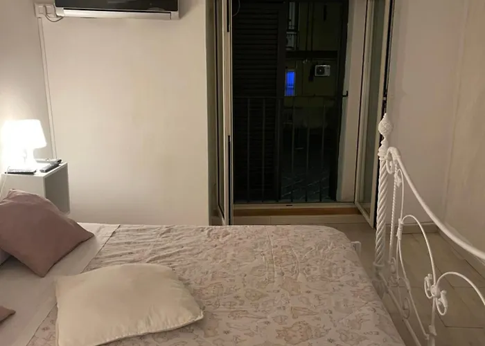 Scugnizzi לינה וארוחת בוקר נאפולי