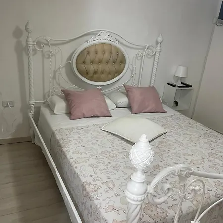 Bed and breakfast Scugnizzi Nápoles